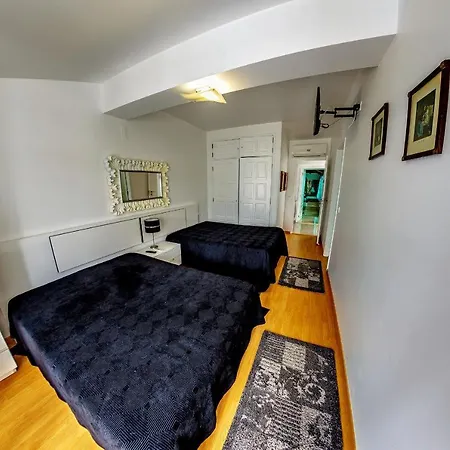 Guest house 7 Saias Marginal *