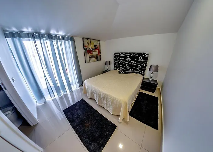 7 Saias Marginal Casa de hóspedes Nazaré