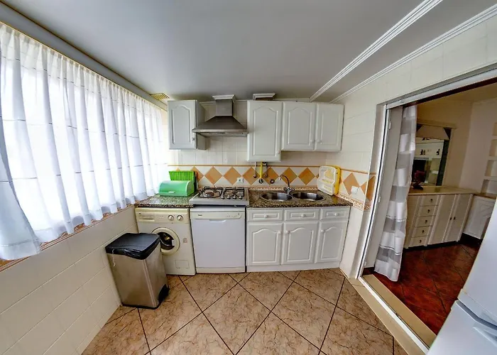 7 Saias Marginal Casa de hóspedes 3*