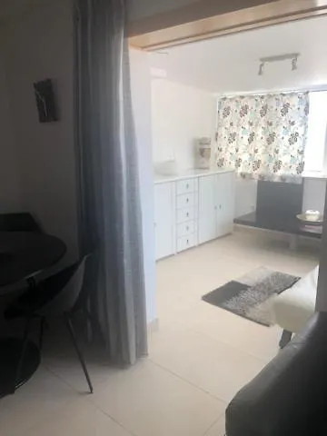 7 Saias Marginal Casa de hóspedes Nazaré